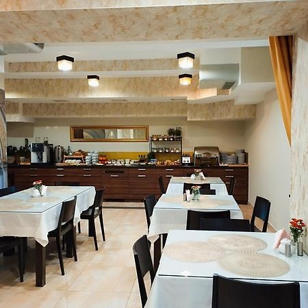 Hotel Gal Tarnów Eksteriør bilde