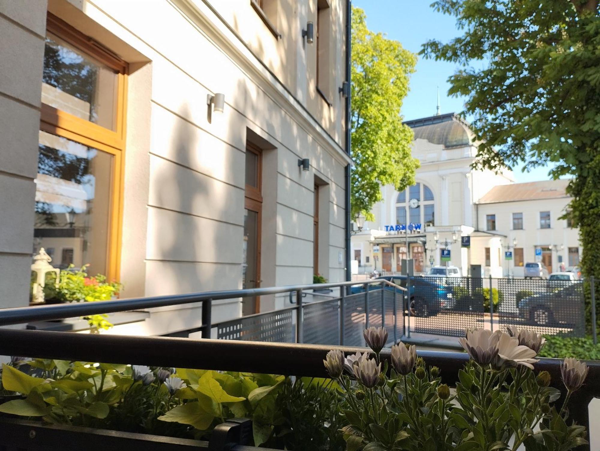 Hotel Gal Tarnów Eksteriør bilde