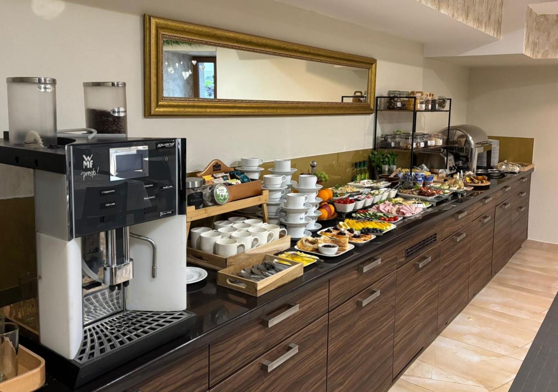 Hotel Gal Tarnów Eksteriør bilde