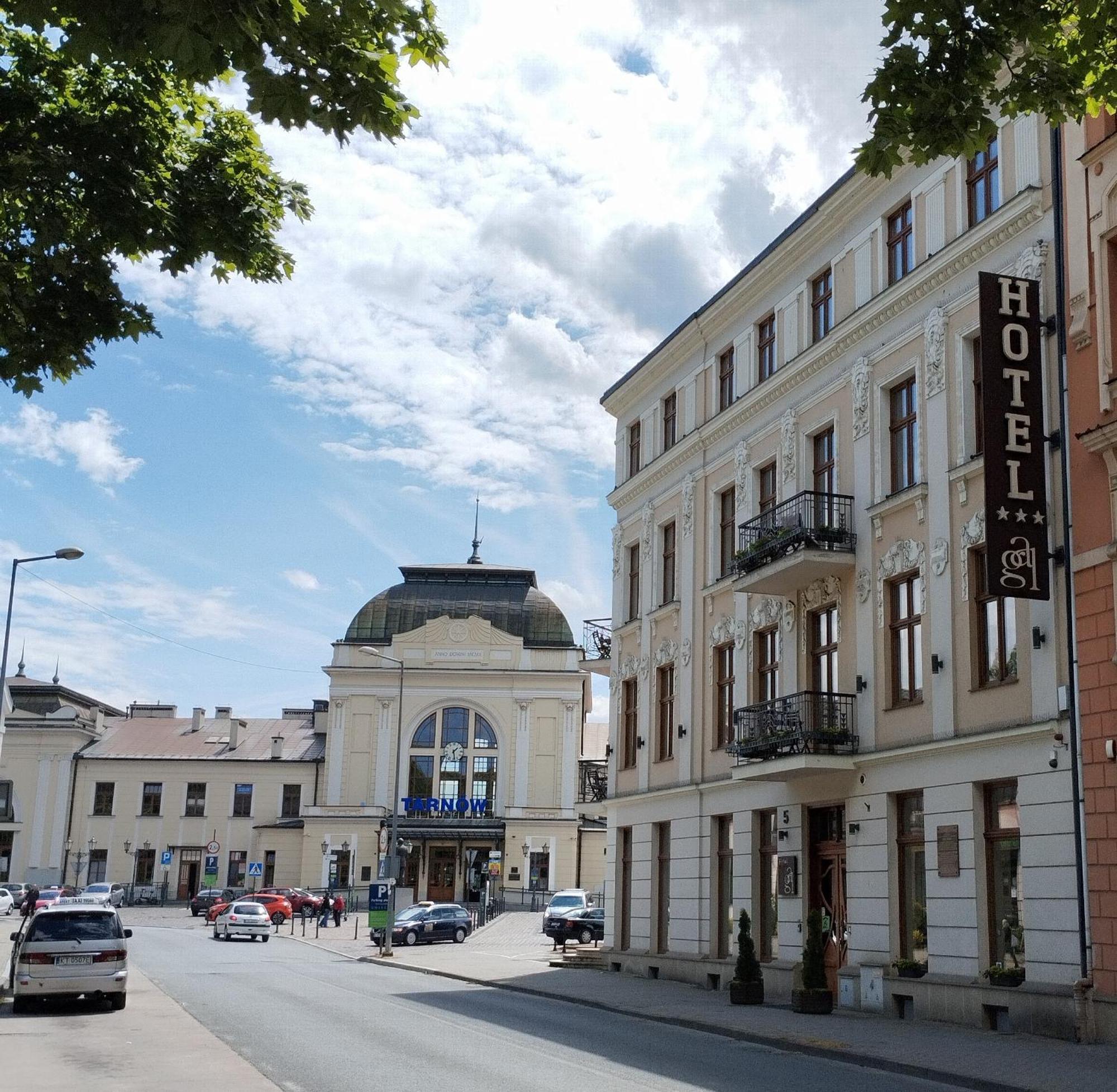 Hotel Gal Tarnów Eksteriør bilde