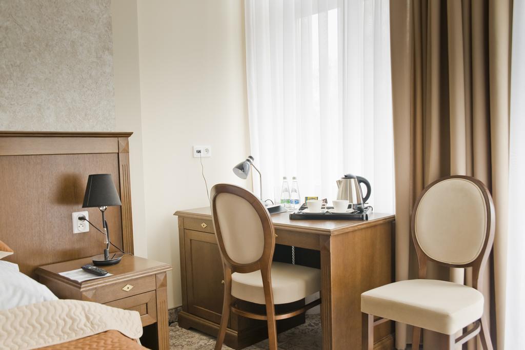 Hotel Gal Tarnów Eksteriør bilde