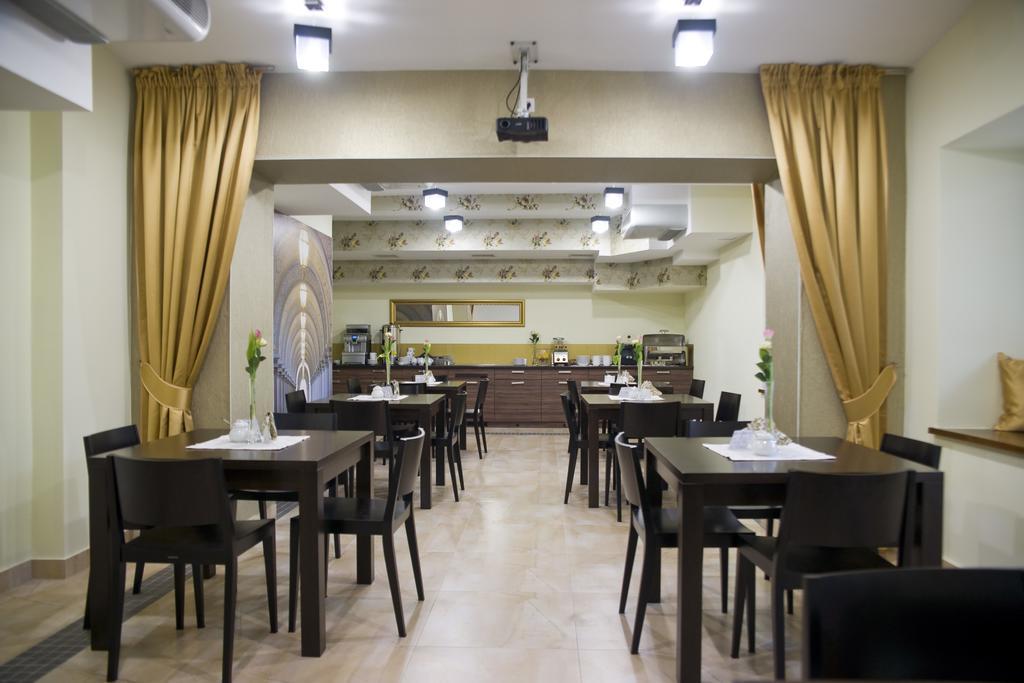 Hotel Gal Tarnów Eksteriør bilde