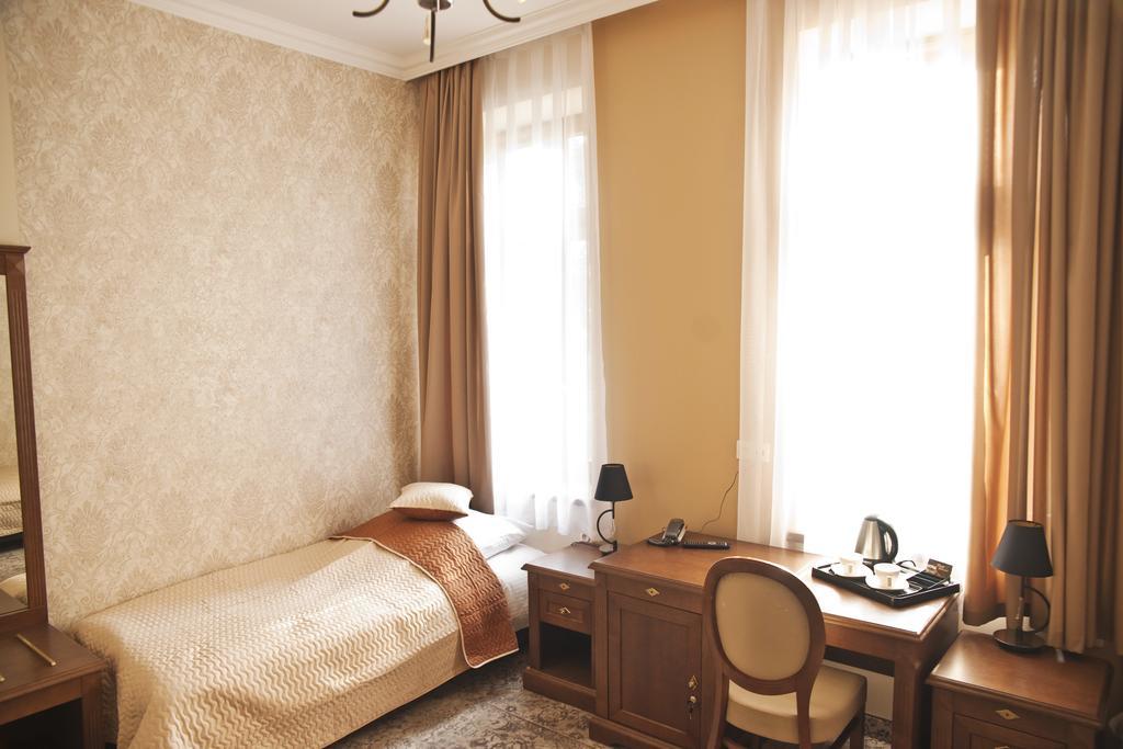 Hotel Gal Tarnów Eksteriør bilde
