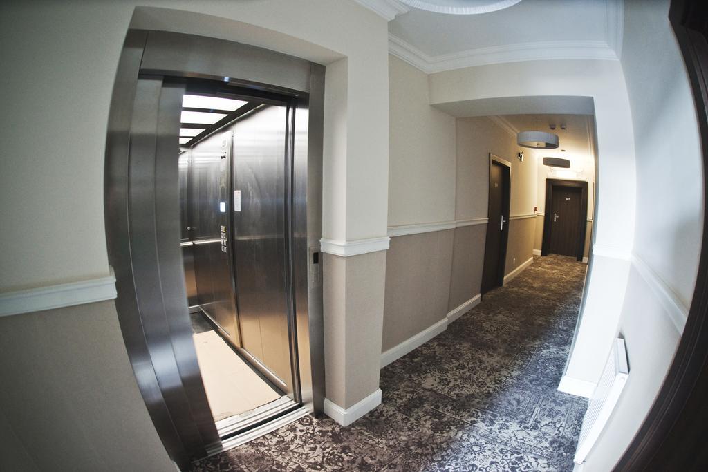 Hotel Gal Tarnów Rom bilde