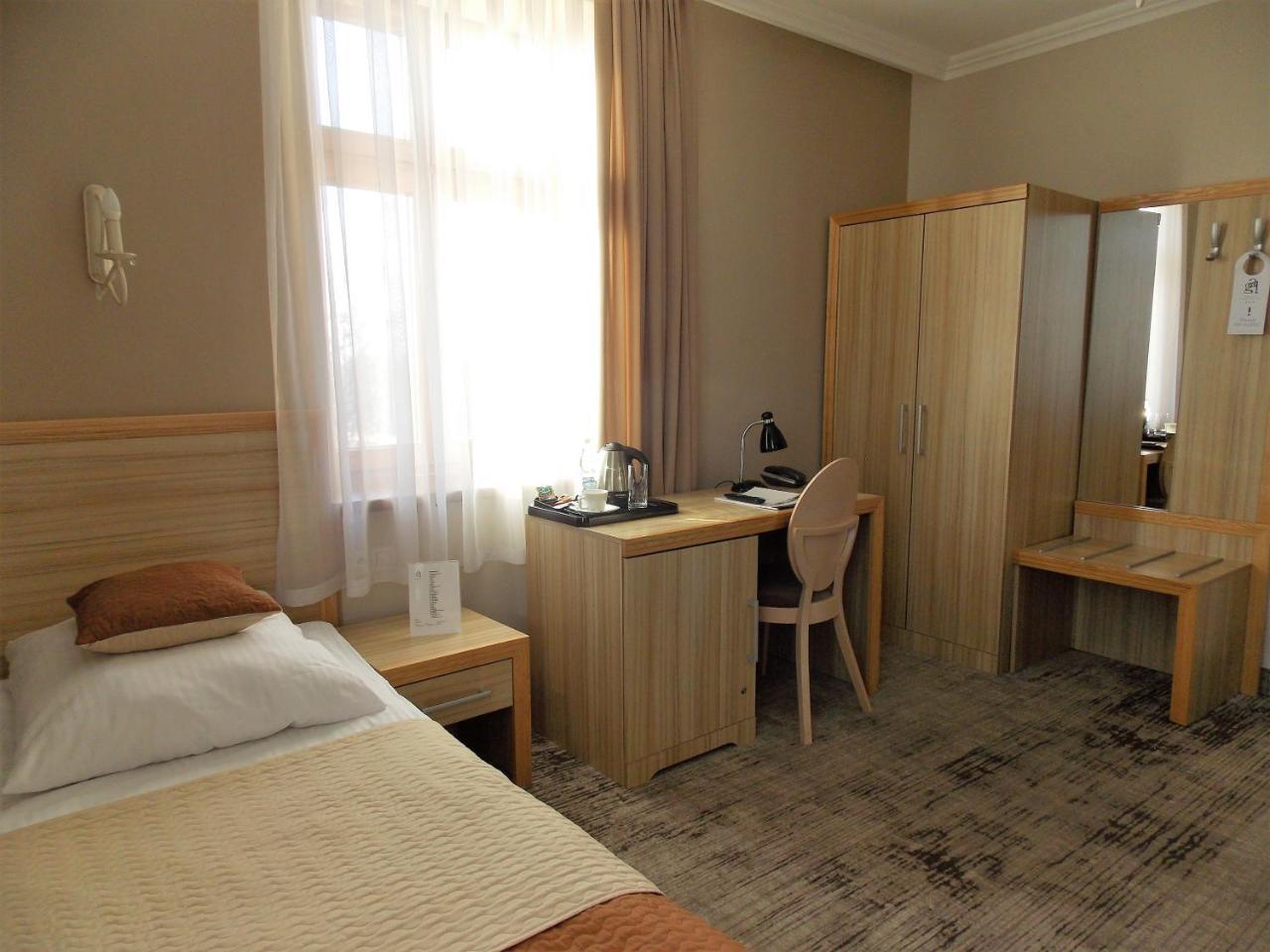 Hotel Gal Tarnów Eksteriør bilde