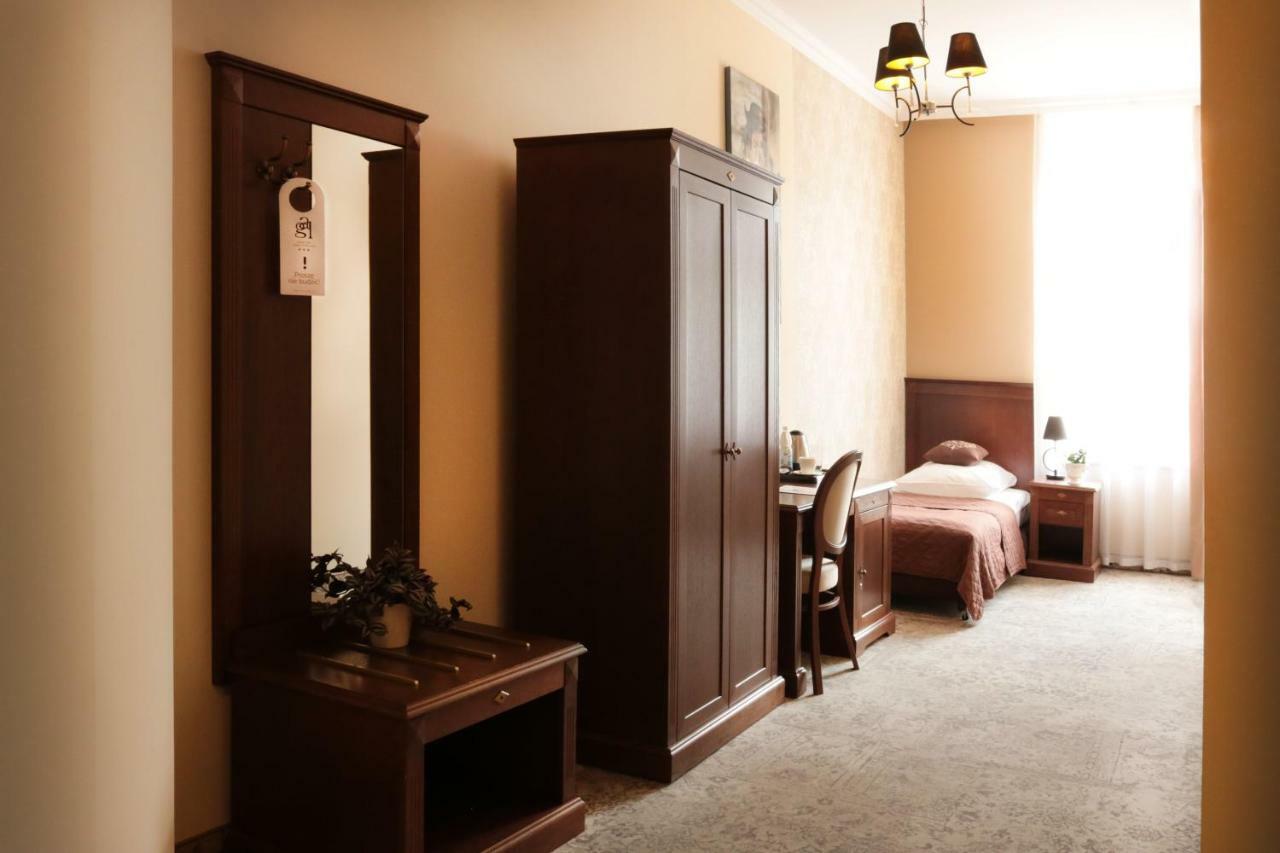 Hotel Gal Tarnów Eksteriør bilde