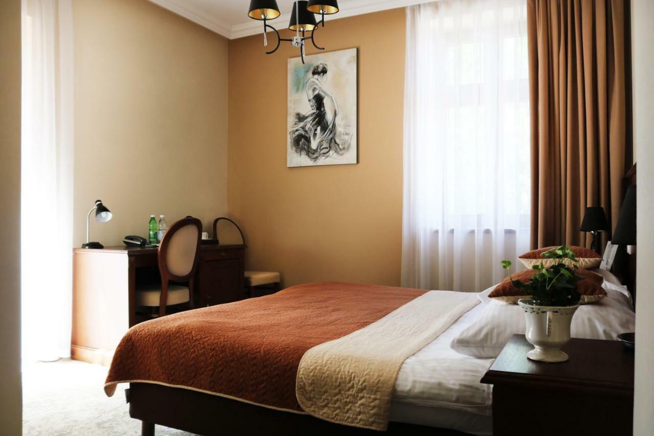 Hotel Gal Tarnów Eksteriør bilde